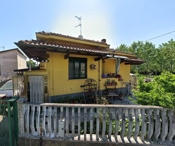 casa indipendente in vendita a Mortara