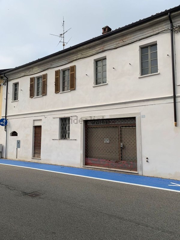 casa indipendente in vendita a Mortara