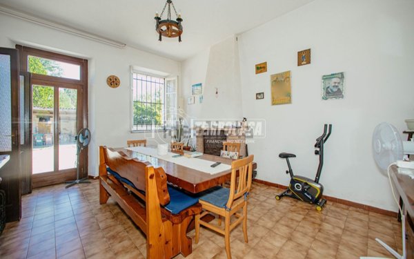 casa indipendente in vendita a Mortara