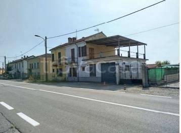 casa indipendente in vendita a Mortara
