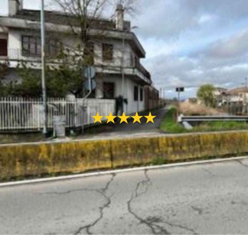 casa indipendente in vendita a Mortara