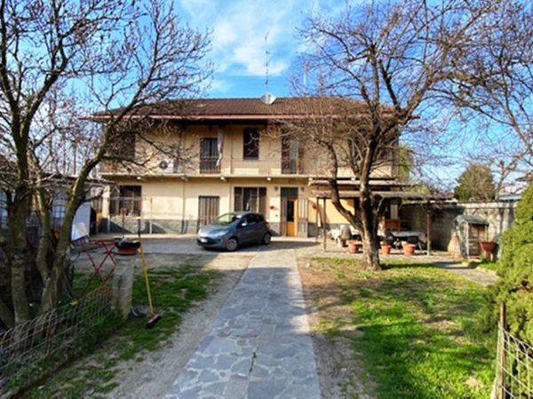 casa indipendente in vendita a Mortara