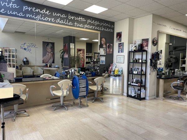 negozio in vendita a Mortara