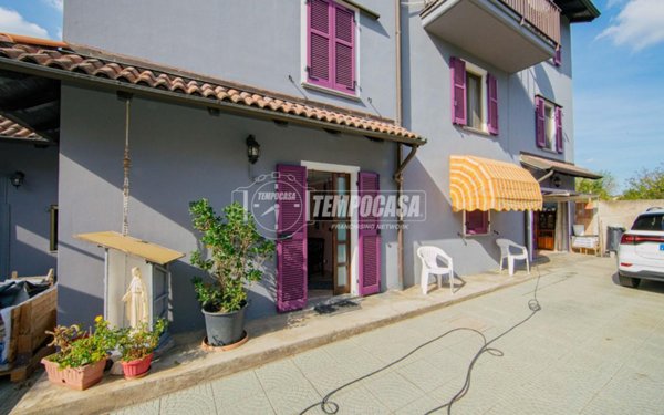 casa indipendente in vendita a Mortara
