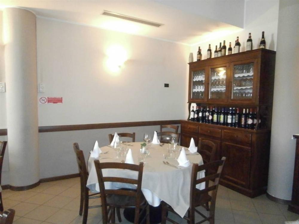 negozio in vendita a Mortara