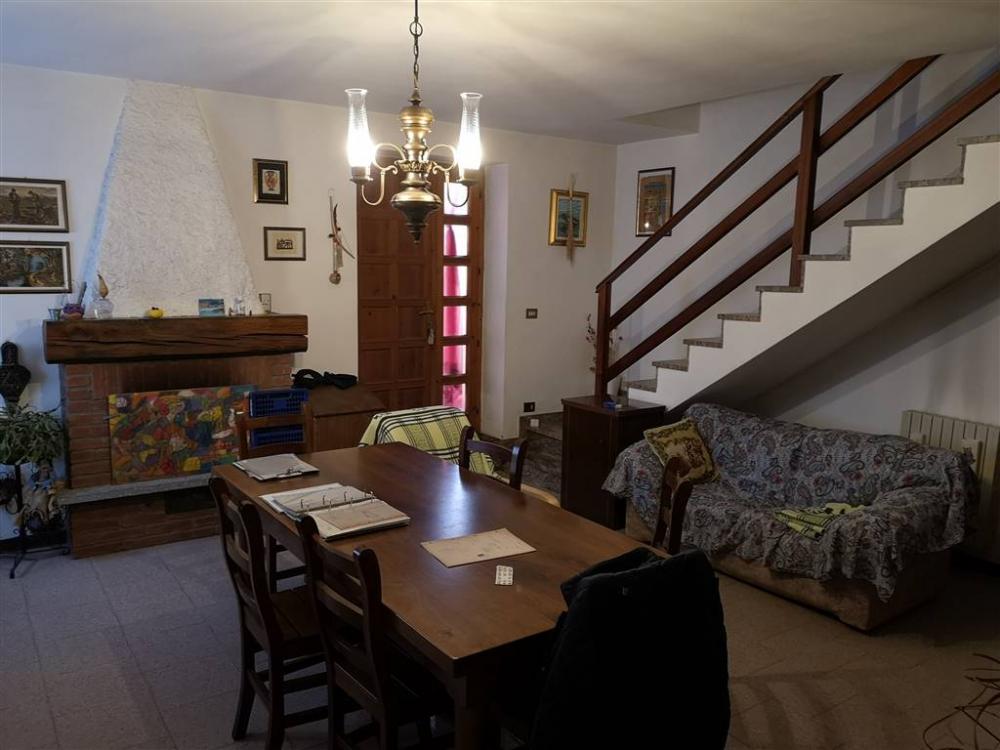 casa indipendente in vendita a Mortara