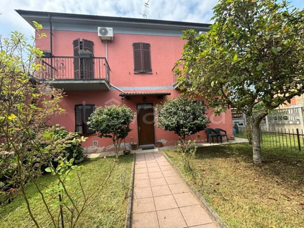 casa indipendente in vendita a Mortara