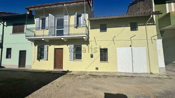 casa indipendente in vendita a Mortara