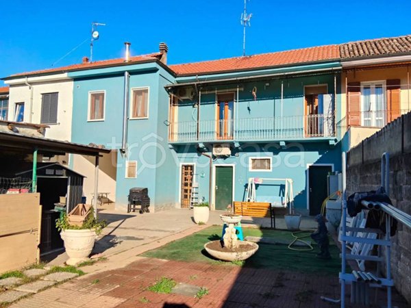 casa indipendente in vendita a Mortara