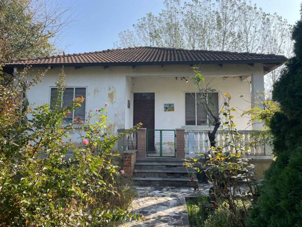 casa indipendente in vendita a Mortara in zona Madonna Del Campo