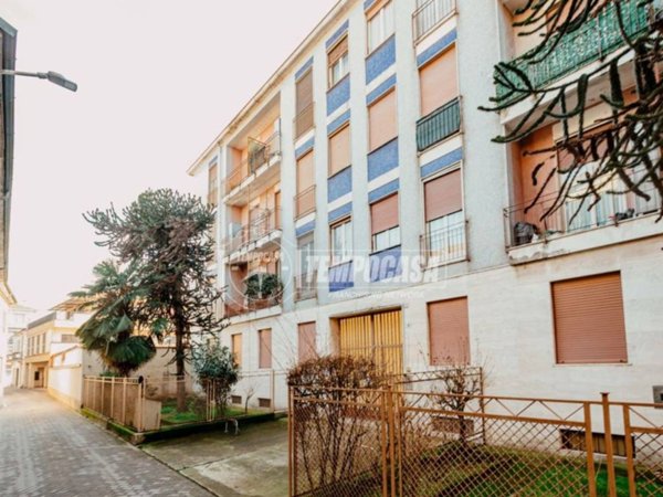 locale commerciale in vendita a Mortara