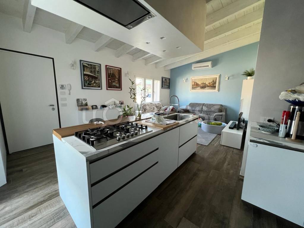 casa indipendente in vendita a Mortara