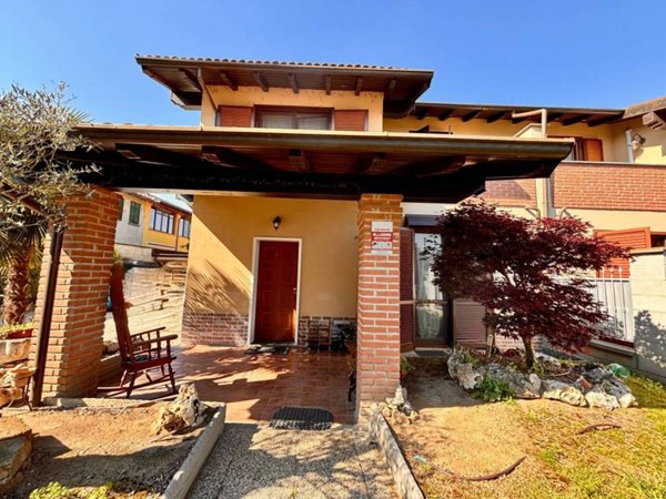 casa indipendente in vendita a Mortara