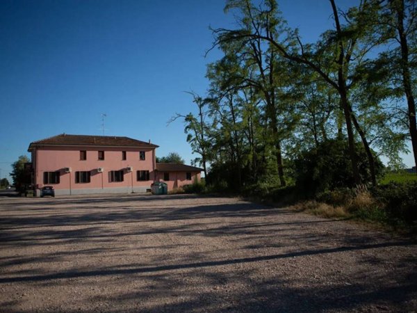 negozio in vendita a Mortara