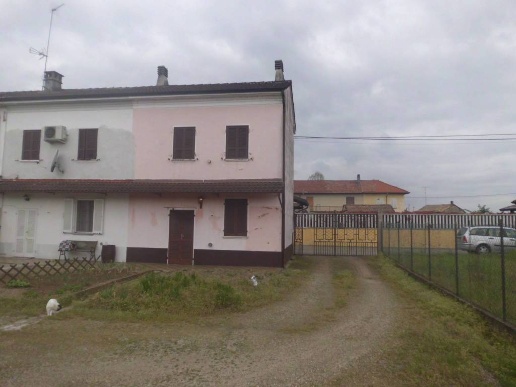casa indipendente in vendita a Mortara