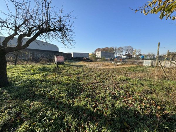 terreno edificabile in vendita a Mortara