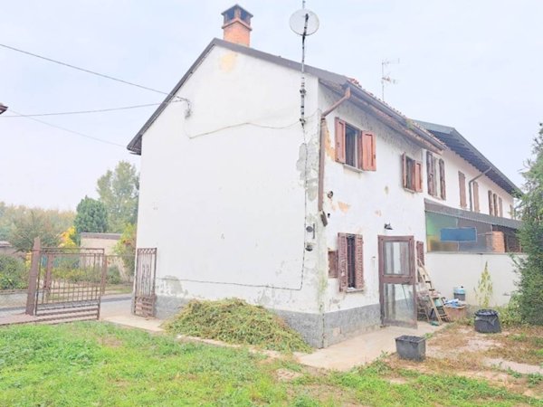 casa indipendente in vendita a Mortara