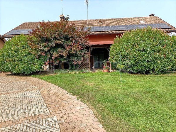 casa indipendente in vendita a Mortara
