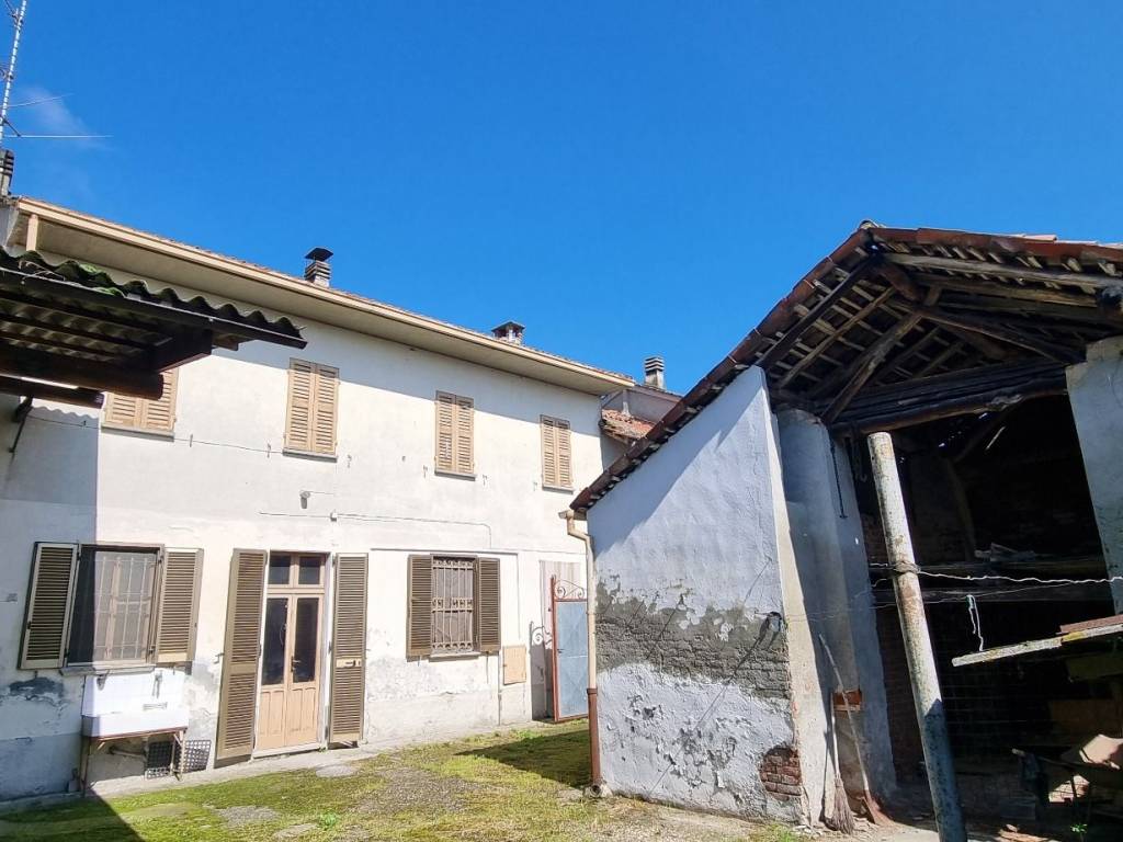 casa indipendente in vendita a Mortara