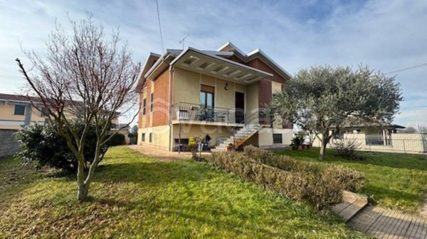 casa indipendente in vendita a Mortara