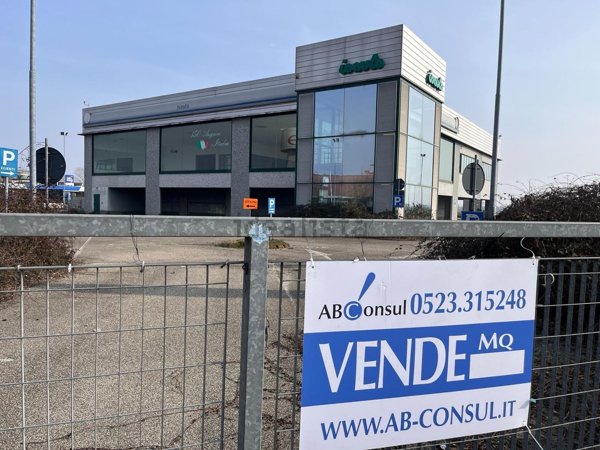capannone in vendita a Mortara