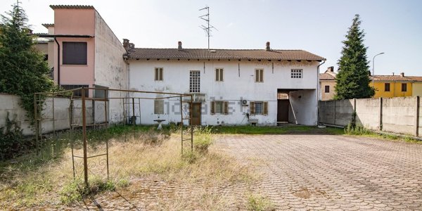 casa indipendente in vendita a Mortara