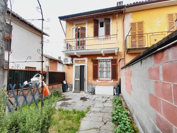 casa indipendente in vendita a Mortara