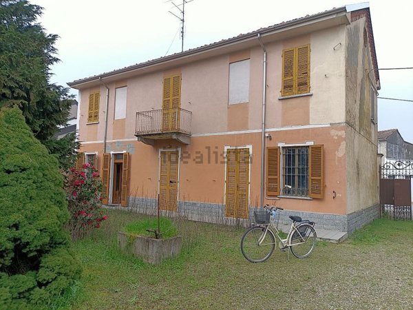 casa indipendente in vendita a Mortara