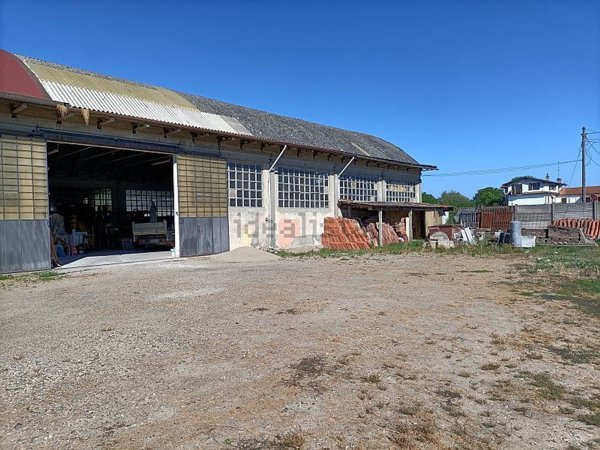 capannone in vendita a Mortara