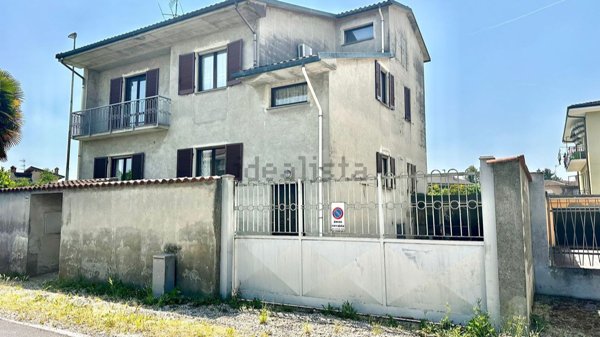 casa indipendente in vendita a Mortara