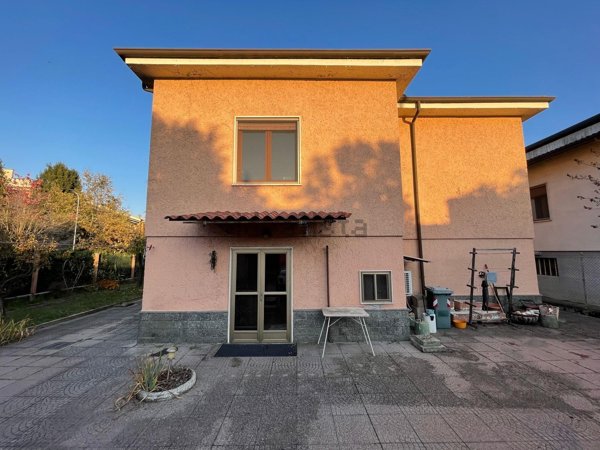 casa indipendente in vendita a Mortara