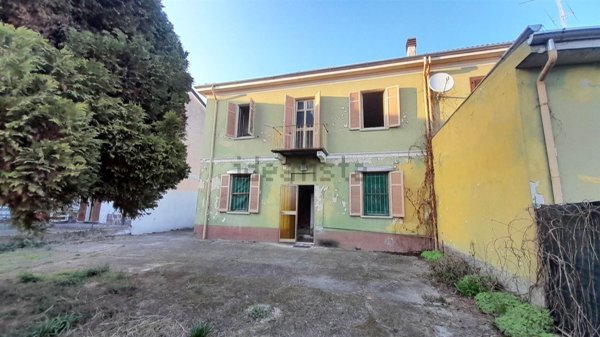 casa indipendente in vendita a Mortara