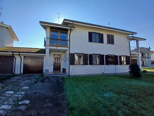 casa indipendente in vendita a Mortara