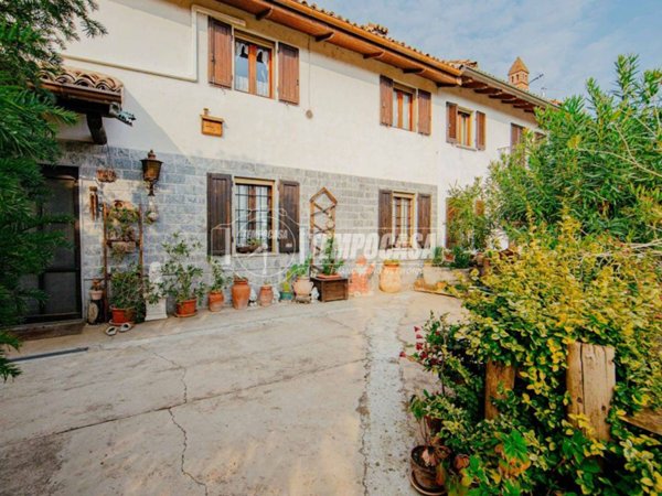 casa indipendente in vendita a Mortara