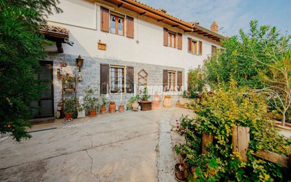 casa indipendente in vendita a Mortara
