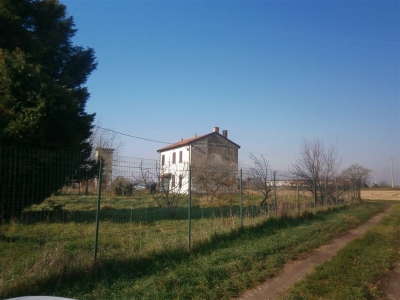 casa indipendente in vendita a Mortara