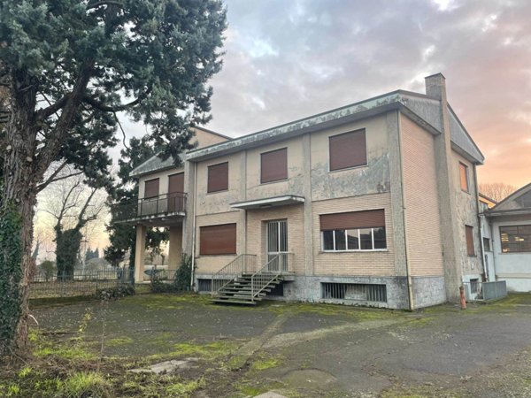 capannone in vendita a Mortara