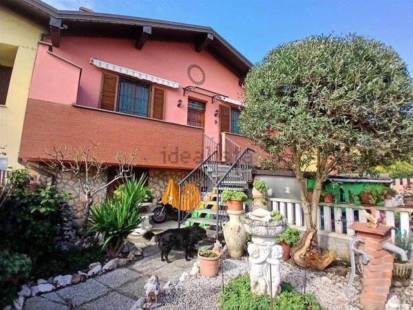 casa indipendente in vendita a Mortara