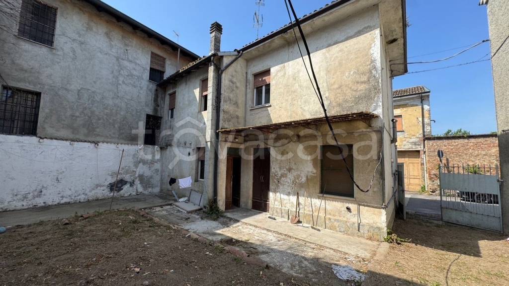 casa indipendente in vendita a Mortara
