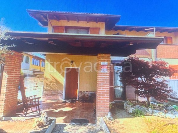 casa indipendente in vendita a Mortara