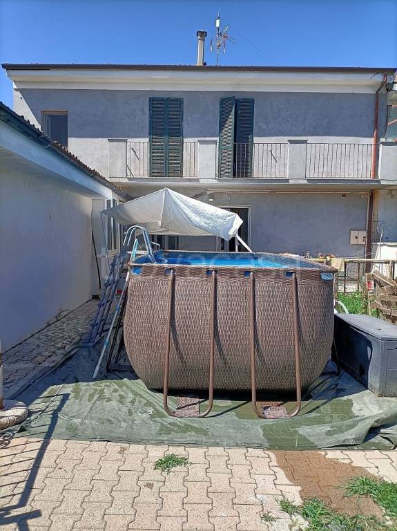 casa indipendente in vendita a Mortara