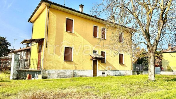 casa indipendente in vendita a Mortara