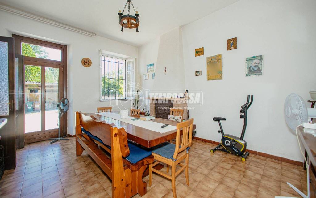 casa indipendente in vendita a Mortara