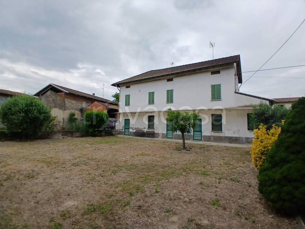 casa indipendente in vendita a Mortara