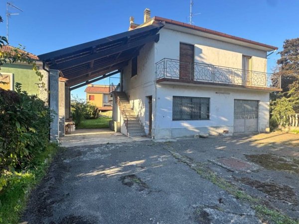 casa indipendente in vendita a Mortara