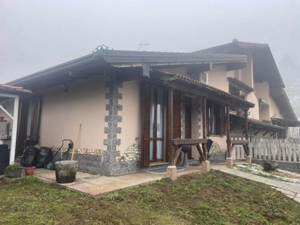 casa indipendente in vendita a Mortara