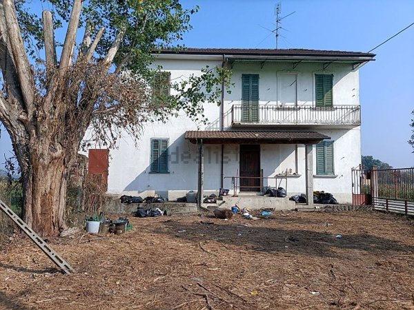 casa indipendente in vendita a Mortara