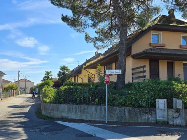 casa indipendente in vendita a Mortara