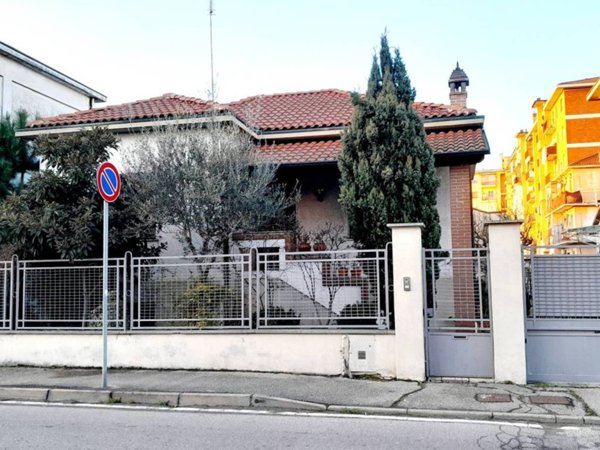 casa indipendente in vendita a Mortara