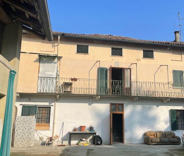 casa indipendente in vendita a Mortara